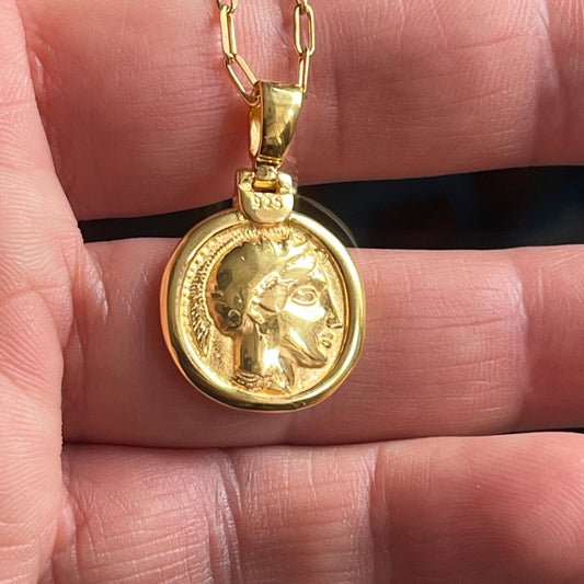 Colgante Búho Griego: Réplica Tetradracma de Atenea - Plata de Ley Bañada en Oro