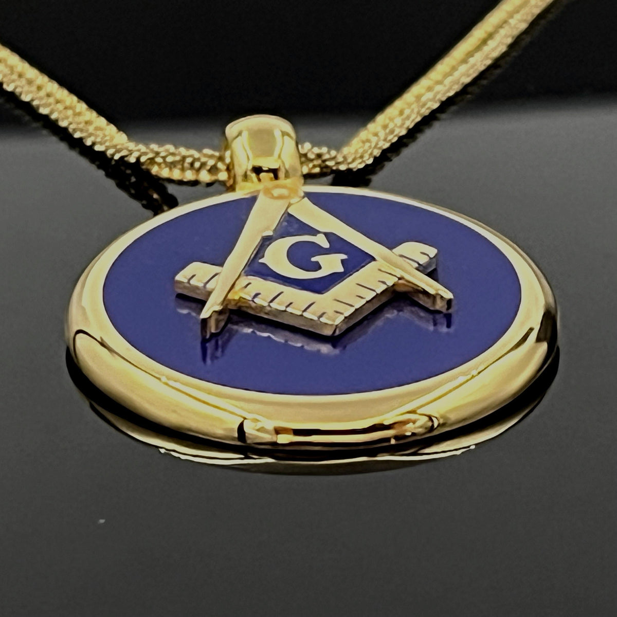 A Guide to Masonic Jewelry: Symbols and Their Meaning