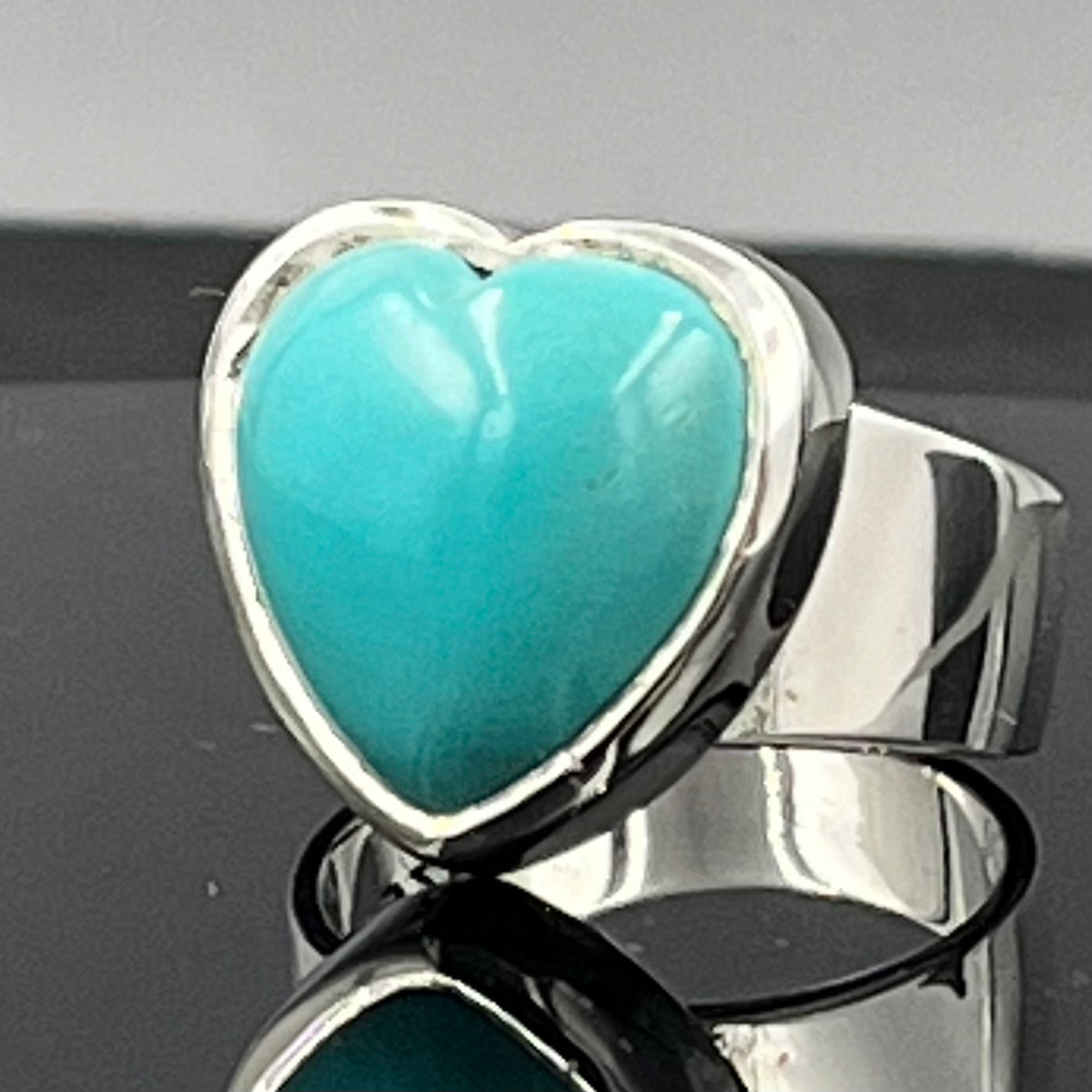 Anillo de Corazón Turquesa: Piedra de Arizona Hecha a Mano - Plata de Ley