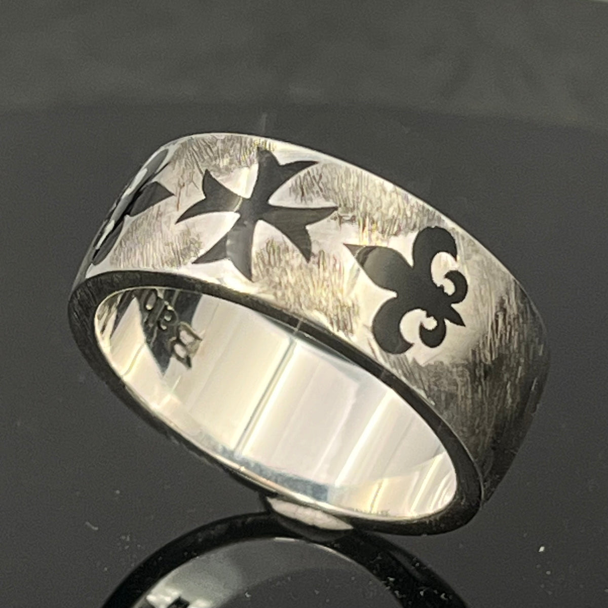 Anillo Cruz Templaria: Plata de ley oxidada, Flor de Lis