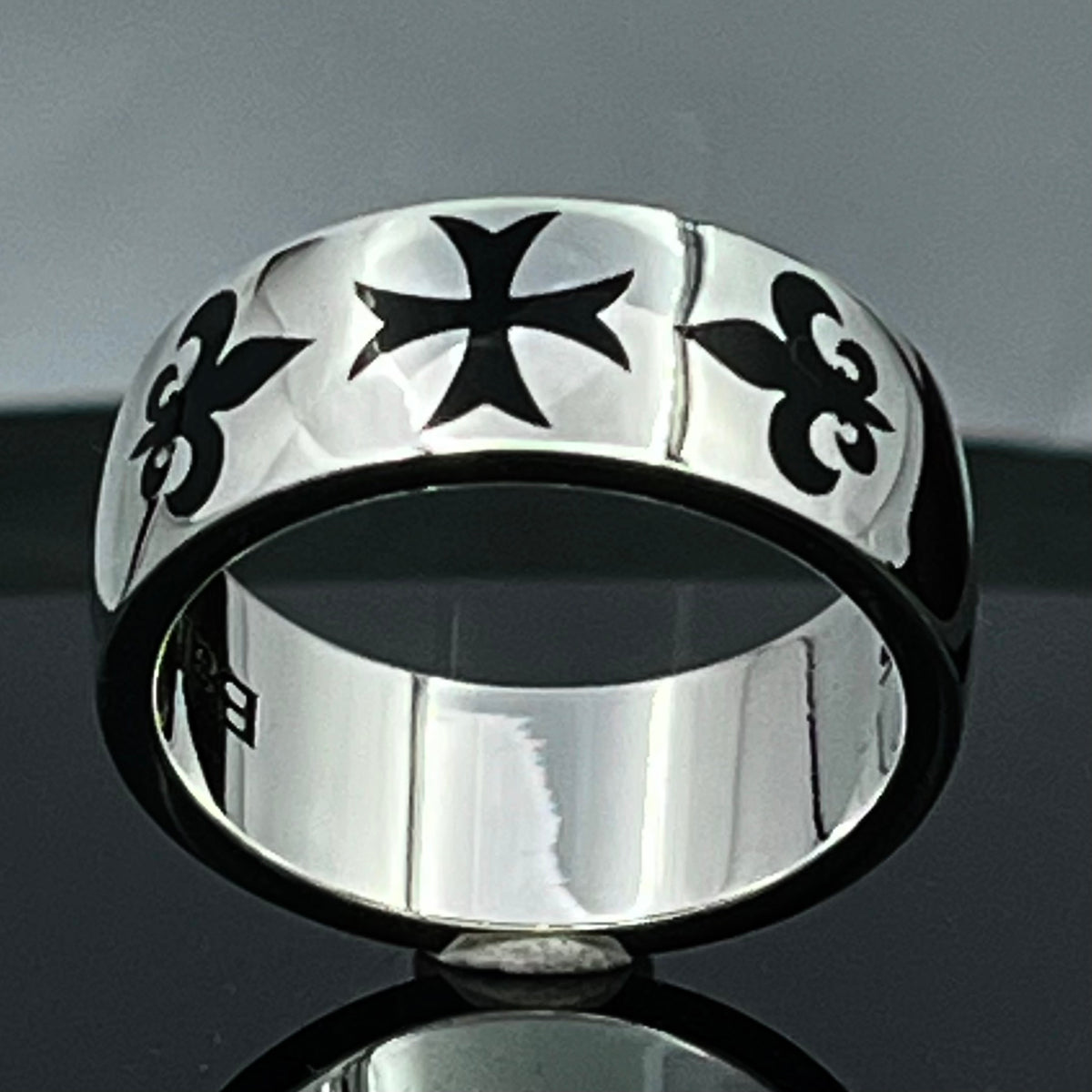 Templerkreuz-Ring: Sterlingsilber Cercelée-Kreuz, Fleur-de-Lis
