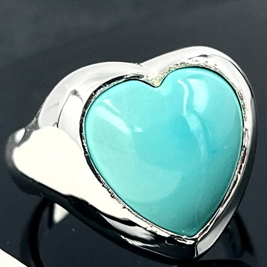 Heart Turquoise Sterling Silver Ring: Arizona Cabochon