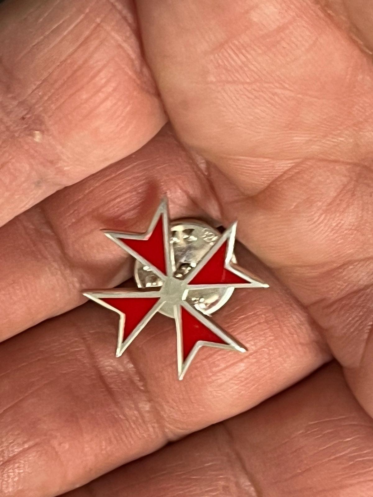 Pin de solapa de plata de ley con cruz templaria roja: Rito escocés masónico