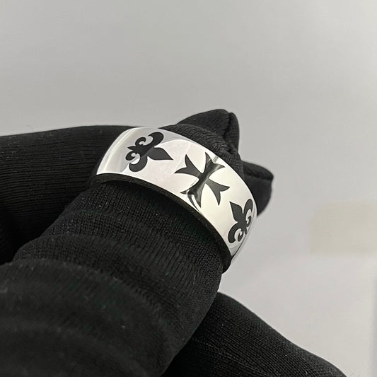 Anillo Cruz Templaria: Cruz cercelada de plata de ley, Flor de Lis