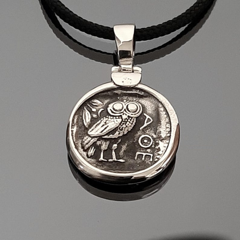 Collar de plata Búho de Atenea, moneda griega antigua